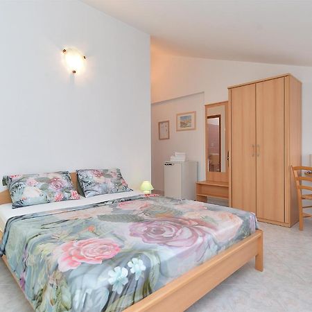 Apartments Mira 1293 Fažana Екстериор снимка