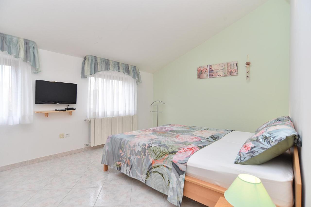Apartments Mira 1293 Fažana Екстериор снимка