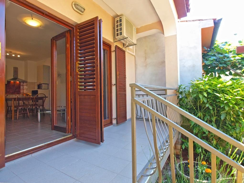 Apartments Mira 1293 Fažana Екстериор снимка